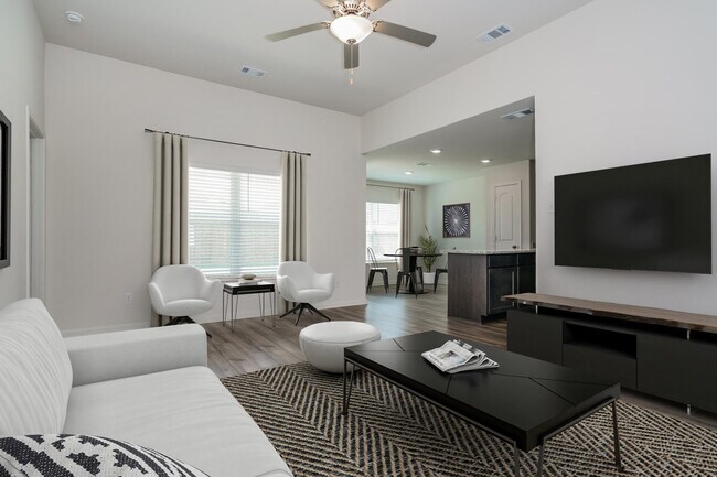 Building Photo - 9628 Sierra Grande Dr