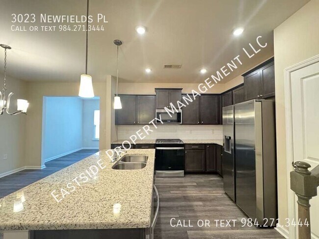 Foto del edificio - 3023 Newfields Pl