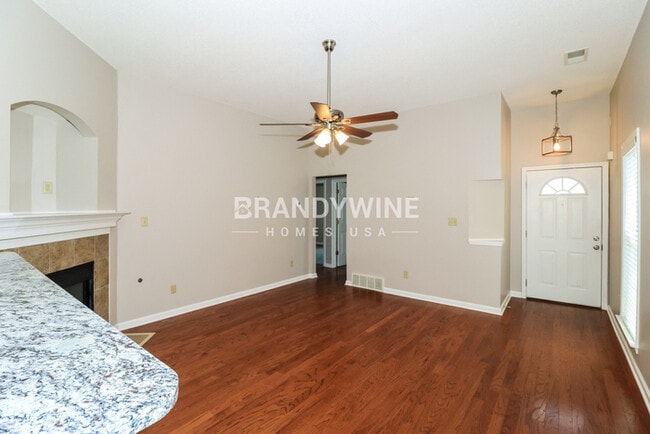 Foto del edificio - 1189 Travers Ln