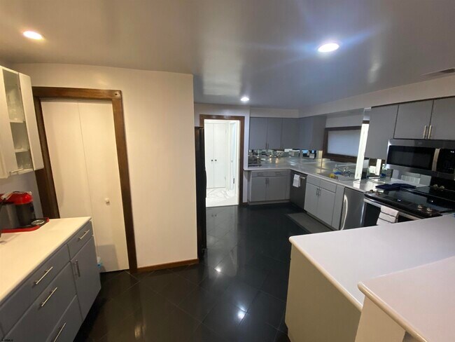 Foto del edificio - 106 S Stratford Ave