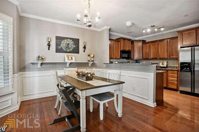 Building Photo - 309 Oakview Way