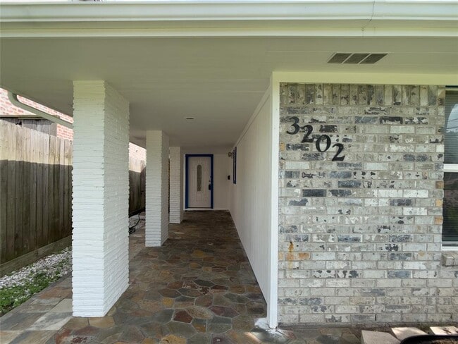 Building Photo - 3202 Elmridge St