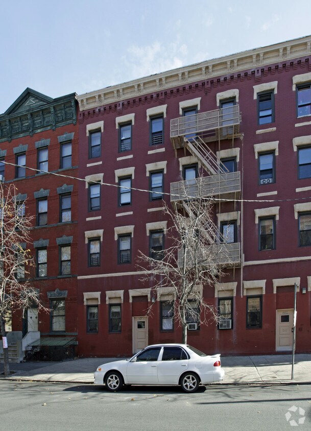 Primary Photo - 568 Jersey Ave