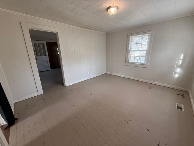 Building Photo - Home in Benton