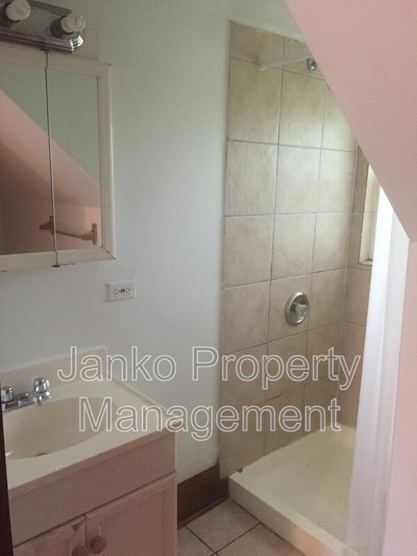 Foto del edificio - 2855 E 82nd St