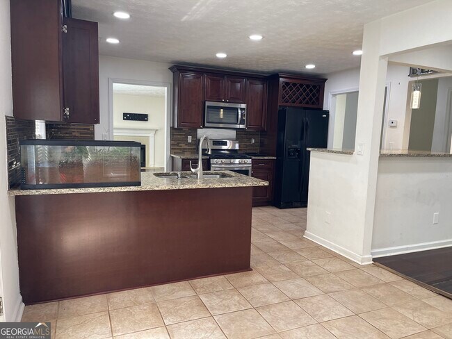 Building Photo - 1480 Walnut Hill Cir