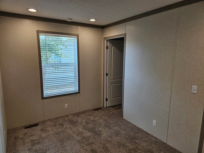 Foto del edificio - 2316 Birch St