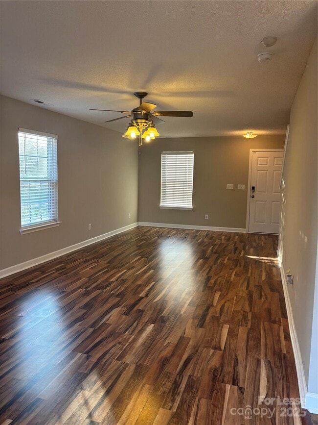 Foto del edificio - 14104 Bernardy Ln