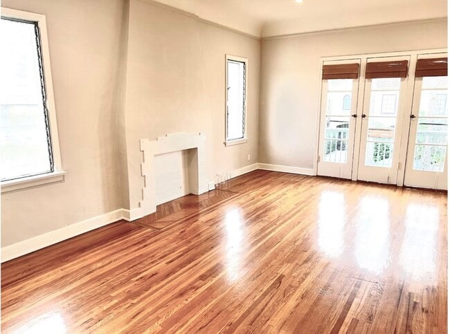 Building Photo - 808 S Curson Ave