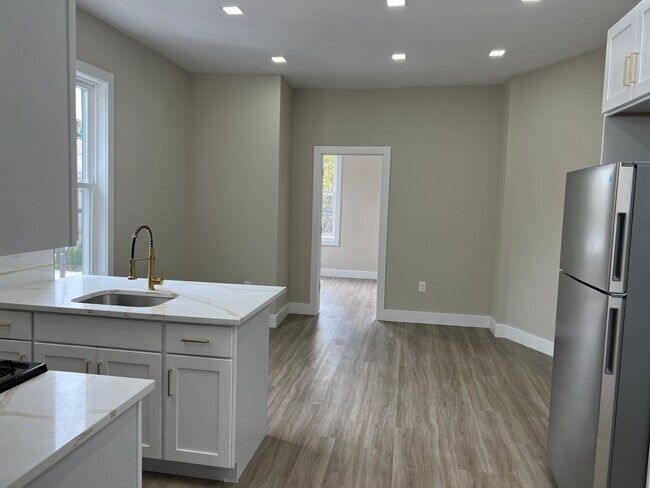 Foto del edificio - 218 Bowers St