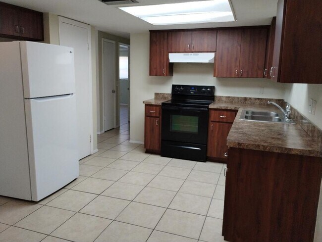 Foto del edificio - 3-bedroom, 2-bath home offering 1,554 squa...