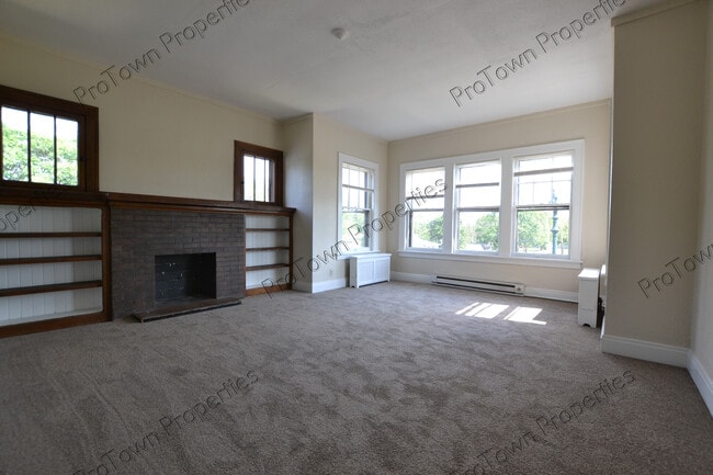 Building Photo - 511 W Jefferson St