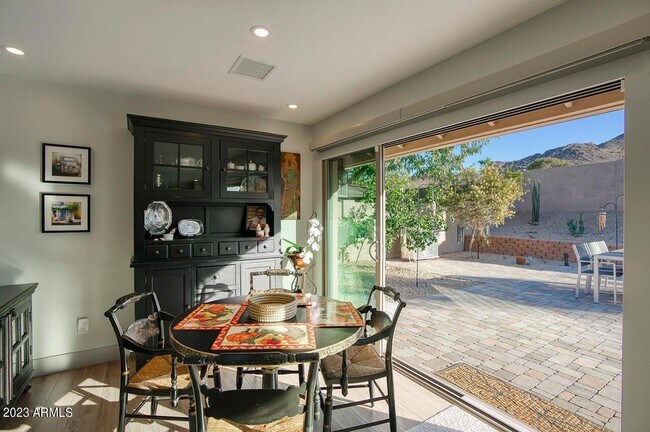 Foto del edificio - 3337 E Las Rocas Dr