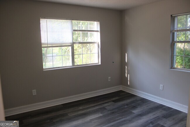 Foto del edificio - 884 Neal St NW
