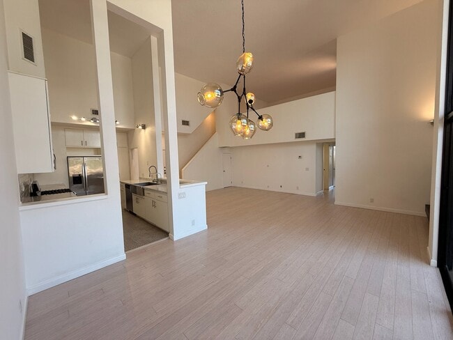 Building Photo - 11077 Palms Blvd