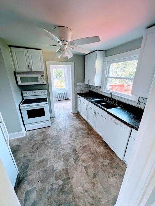 Foto del edificio - 3 Bedroom Home in Lynchburg