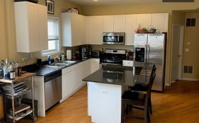 Foto del edificio - 1510 N Wood St