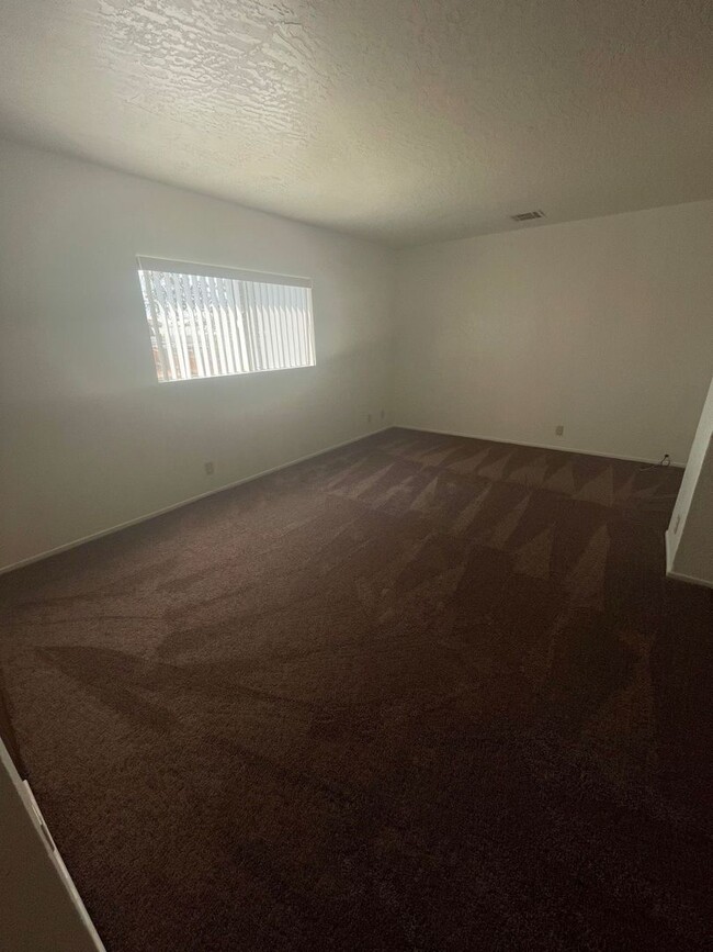 Foto del edificio - 15254 Sequoia St