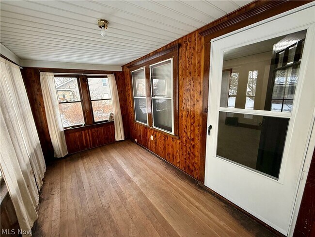 Foto del edificio - 835 Inman St