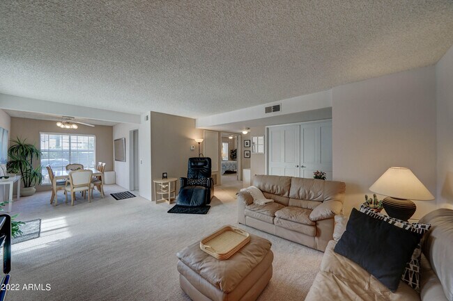 Foto del edificio - 5227 N 24th St