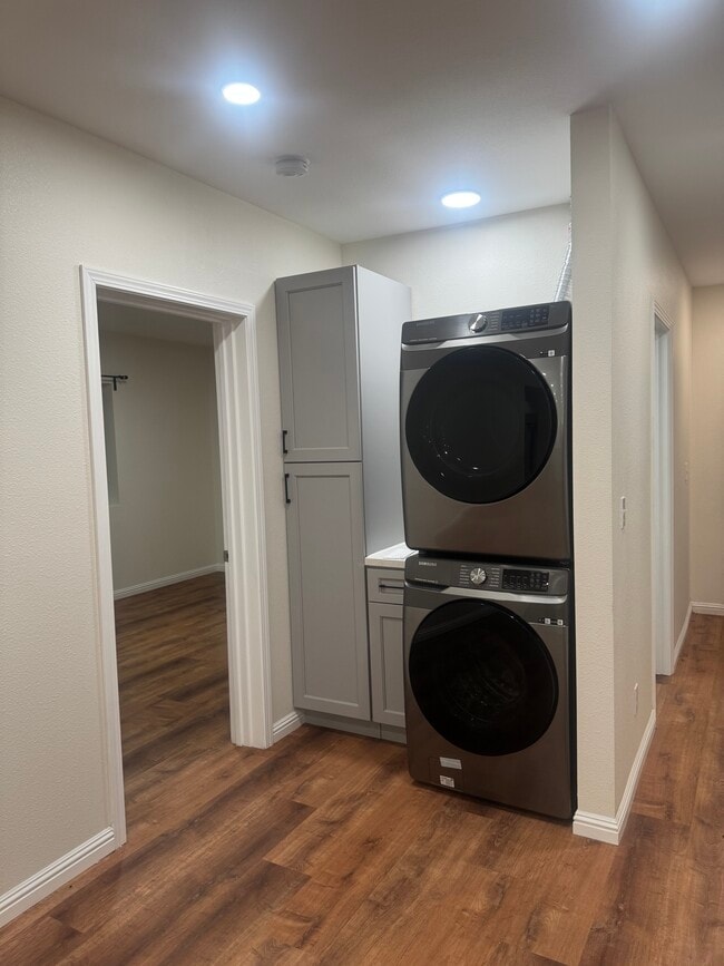 Building Photo - 675 25th St