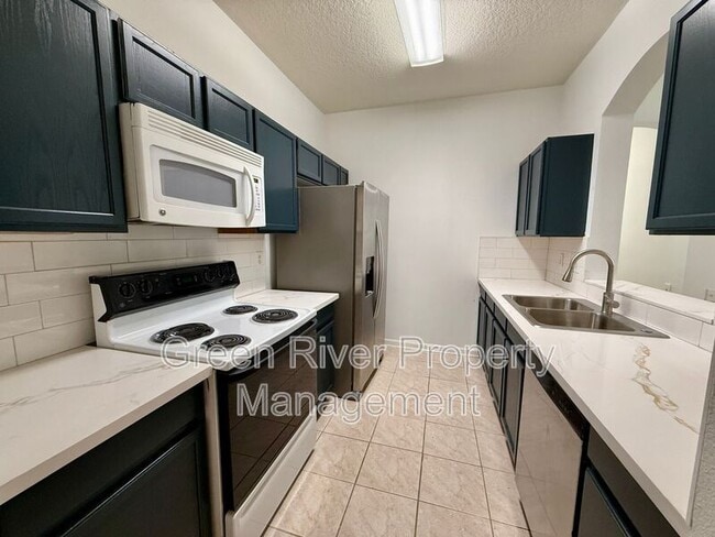 Building Photo - 10550 Baymeadows Rd