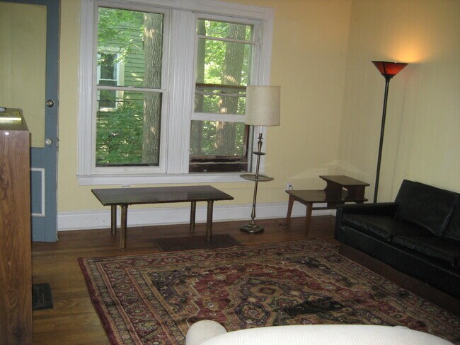Building Photo - 509 S Cayuga St