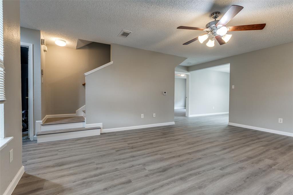 Foto principal - 7727 Ellis Dr