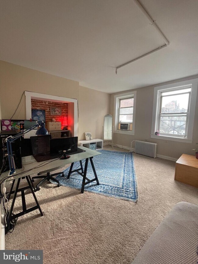 Building Photo - 804 N Calvert St