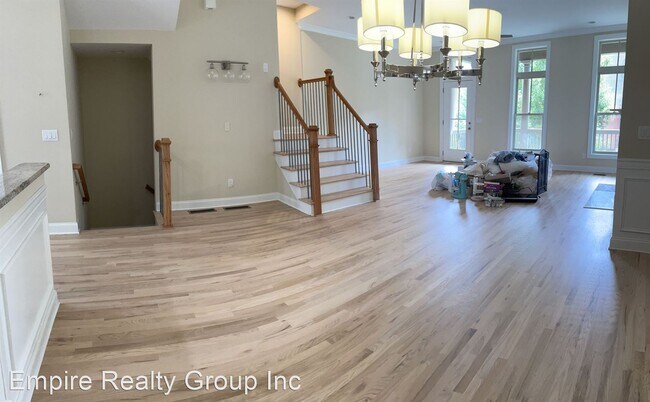 Building Photo - 4 br, 3.5 bath House - 313 Patterson Way