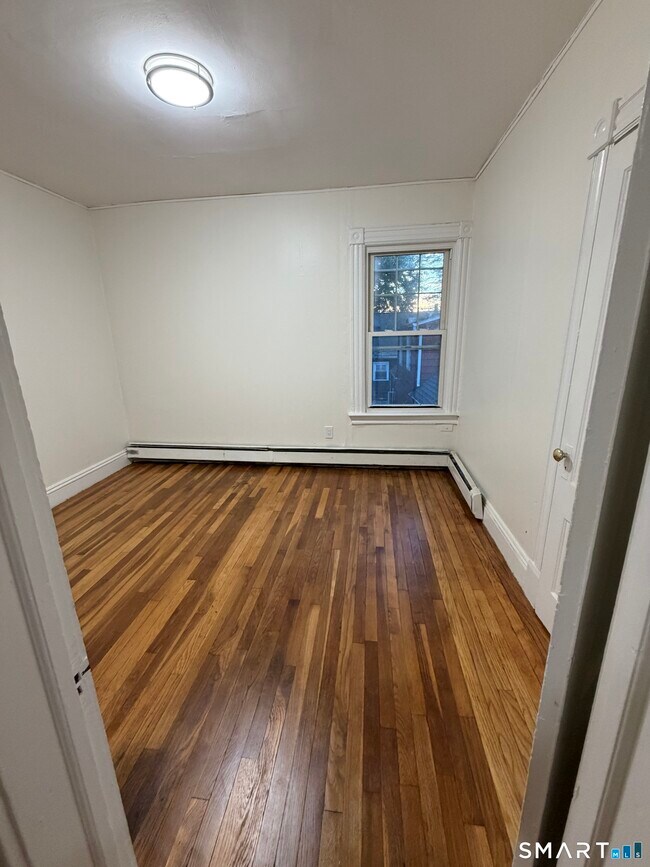 Building Photo - 130 Norwood Ave