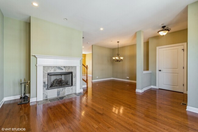 Building Photo - 389 Bradbury Ln