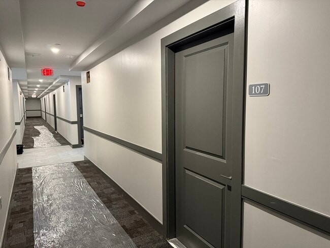 Building Photo - 251 Sladen St