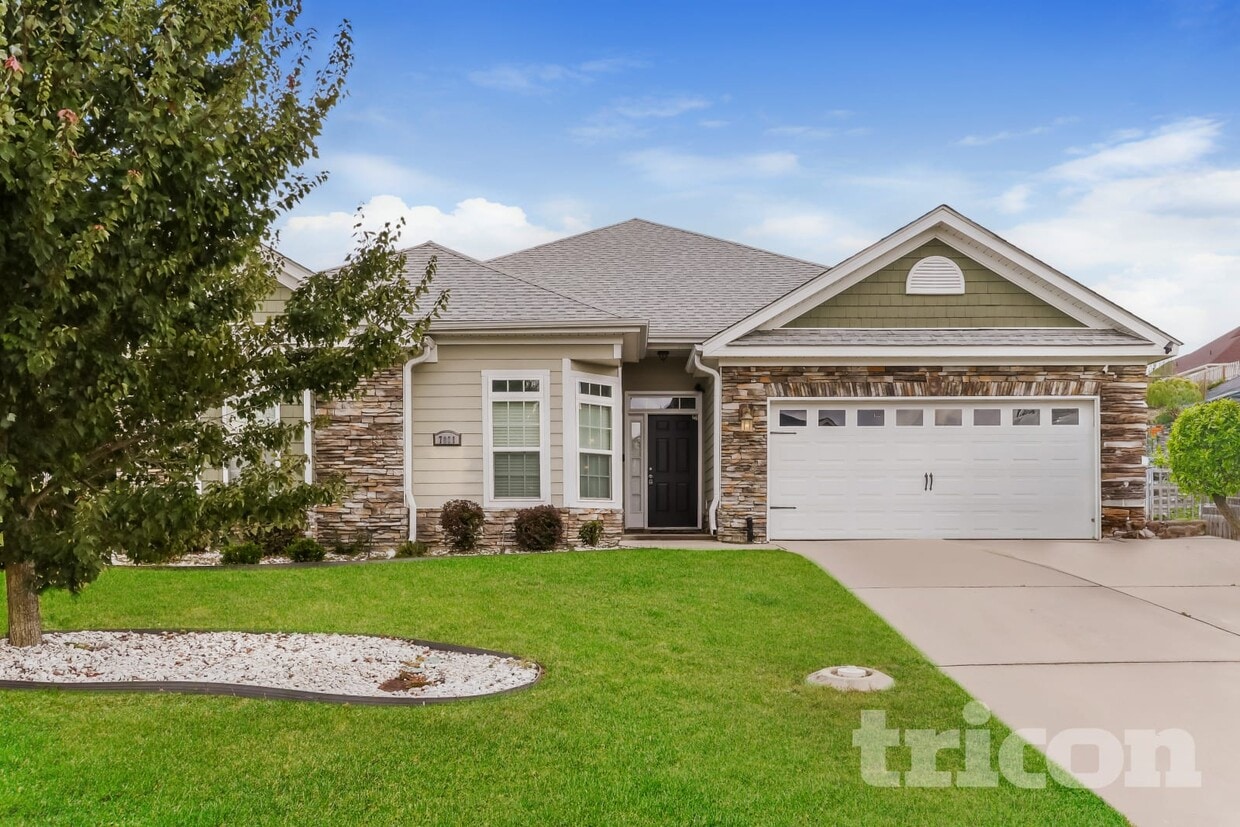 Primary Photo - 7001 Summerton Dr