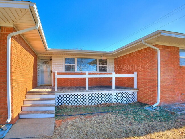 Photo - 611 Garth Brooks Blvd House