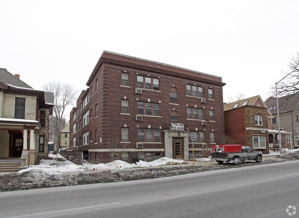 Foto del edificio - 118 W Johnson St