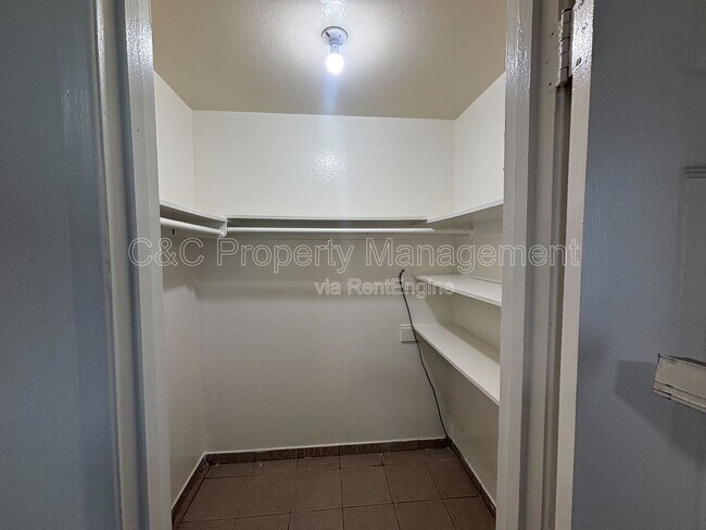 Foto del edificio - 27808 Huntwood Ave