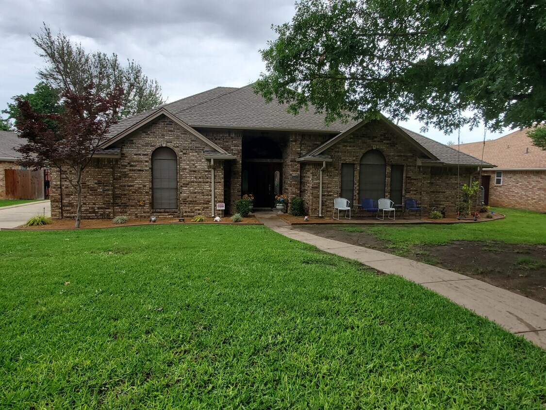 Primary Photo - 3513 Quail Crest St
