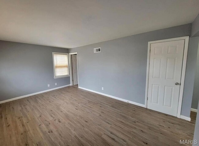 Building Photo - Ranch-style three-bedroom