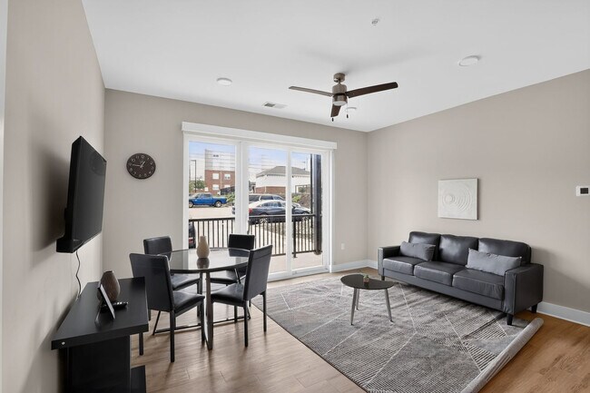 Foto del edificio - 1004 Park View Greer Cir