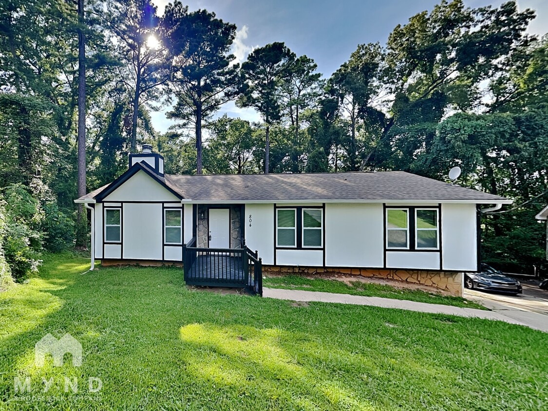 Primary Photo - 804 Pine Forest Cir