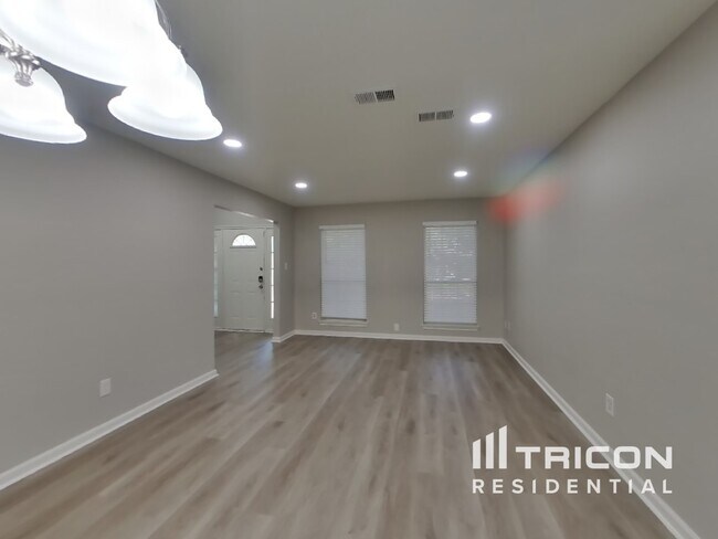Foto del edificio - 419 Windhurst Dr