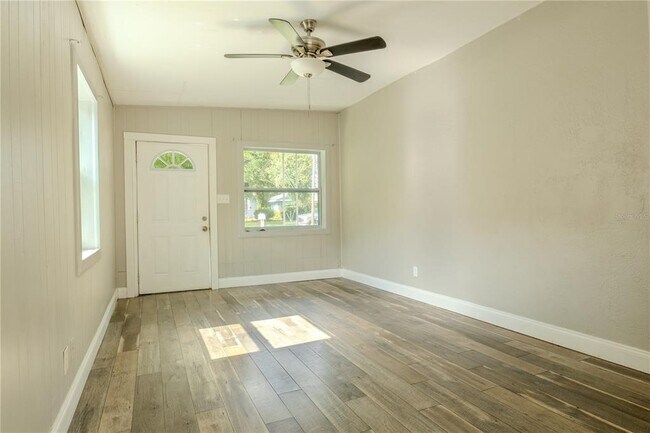 Foto del edificio - 2553 18th Ave N