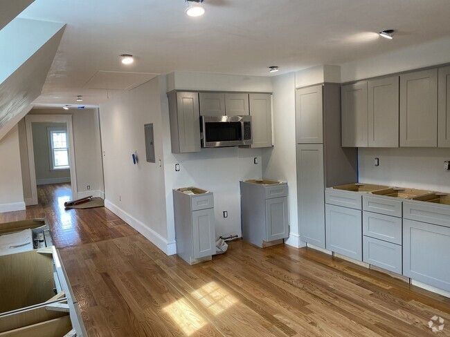 Building Photo - 18 Colberg Ave
