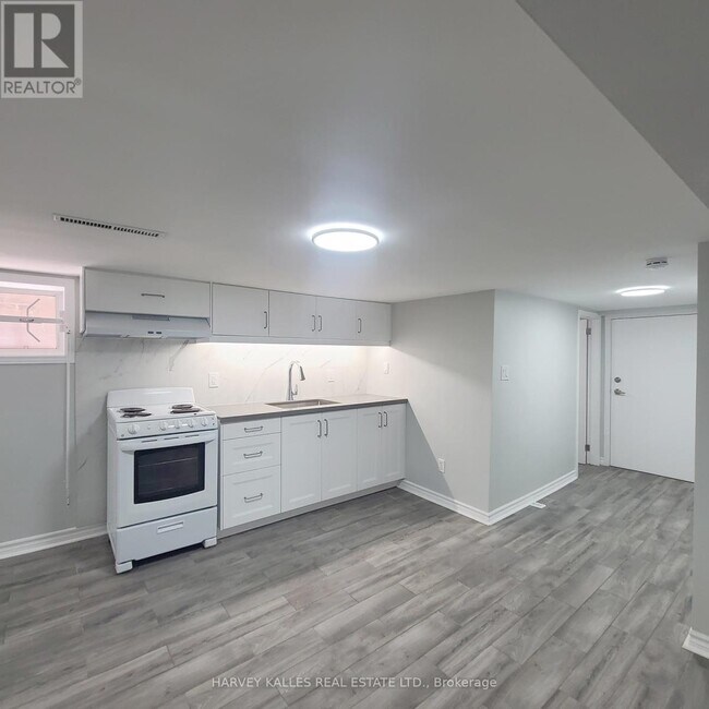 Photo du bâtiment - 238 Strathmore Blvd