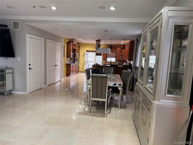 Foto del edificio - 65-29 168th St