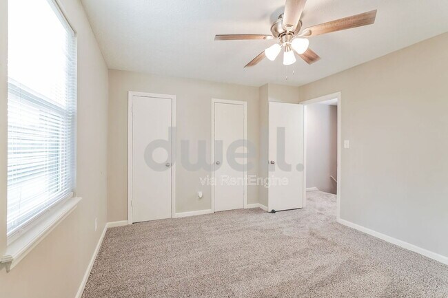 Foto del edificio - 429 Evans Mill Dr