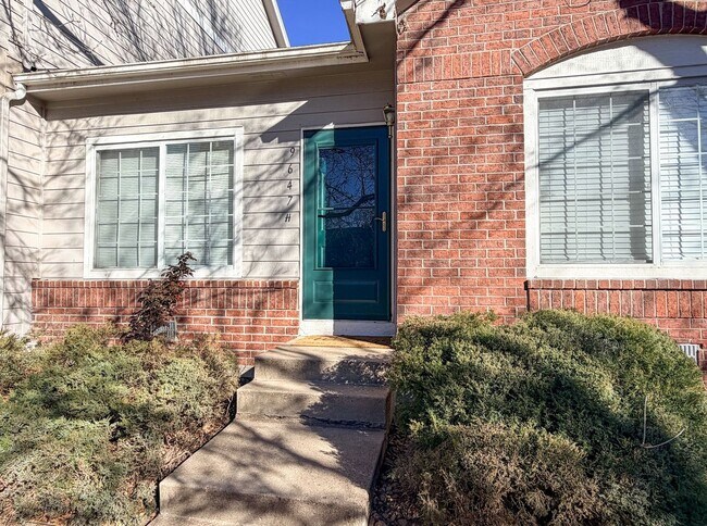 Foto del edificio - End-Unit Townhome in Littleton