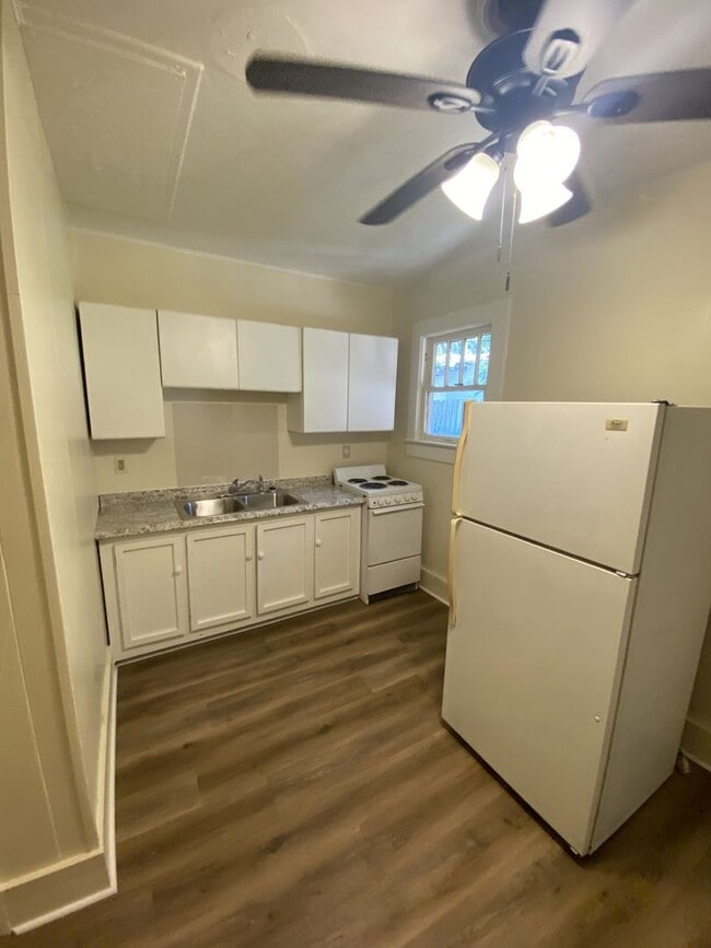 Building Photo - 1 Bedroom 1 bath Leesburg