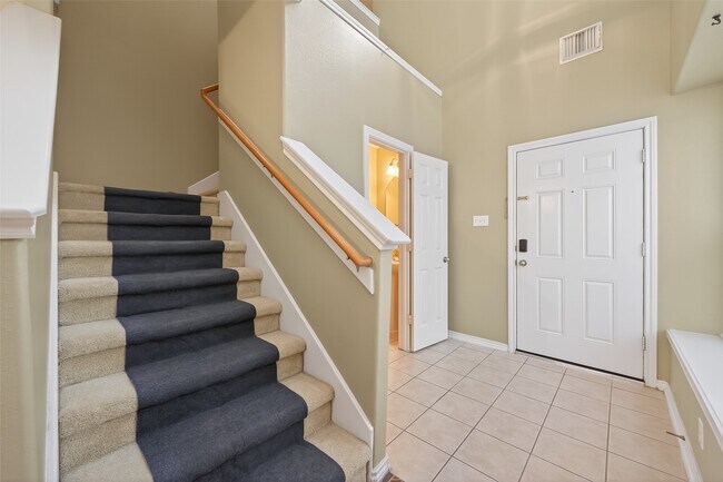 Foto del edificio - 6127 Morningshire Ln